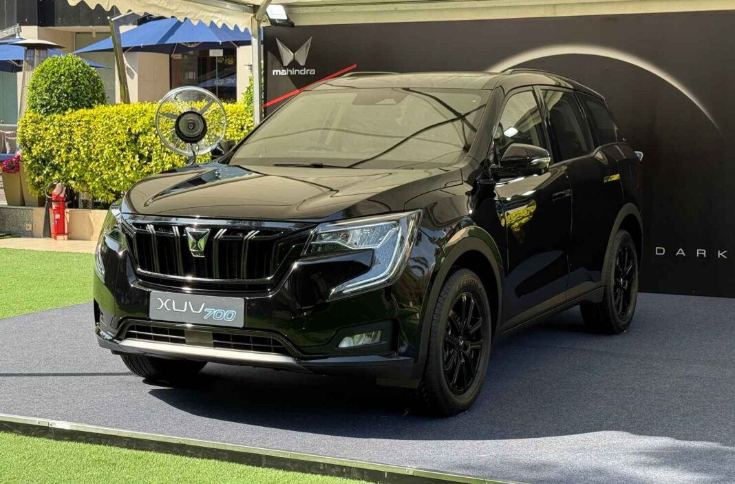 Mahindra-XUV700-Ebony-Edition